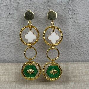 NWT Elegant Gold & White Clover Dangle Earrings With Green Enamel Bee Accents